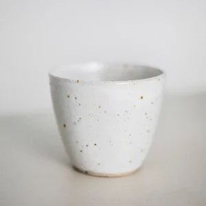 Espressokopp, softvit med prickar